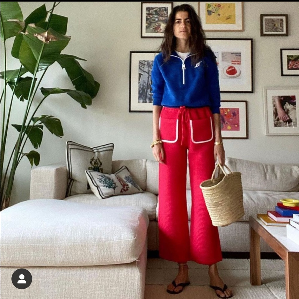 La veste red pants / Size M. NWT